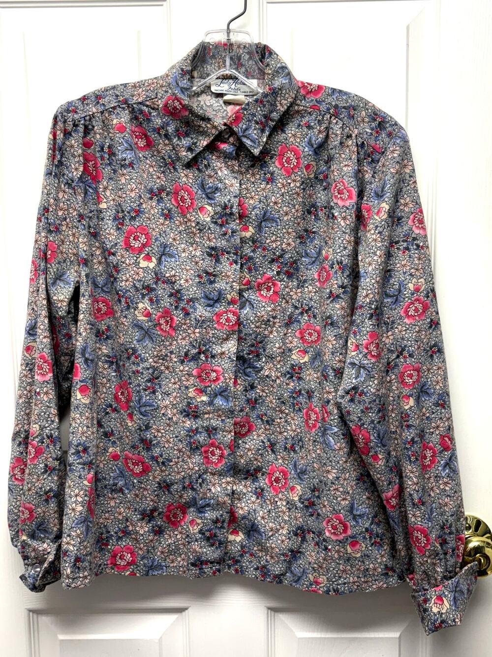 Vintage Lady Holiday Floral Blouse Gray Pink Blue Button Front 70s Petite L